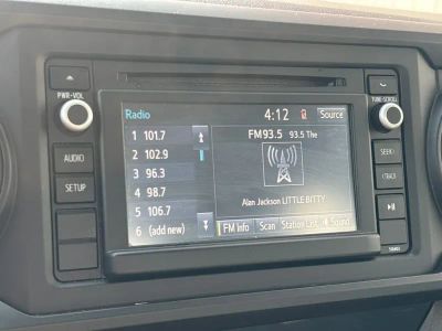 2018 Toyota Tacoma - Photo 12