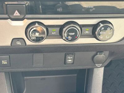 2018 Toyota Tacoma - Photo 13