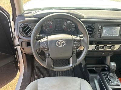 2018 Toyota Tacoma - Photo 3