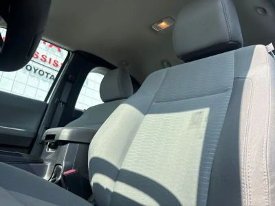 2018 Toyota Tacoma - Photo 10