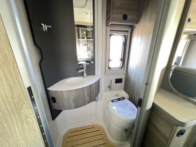 2027 Winnebago EKKO — photo 17 view