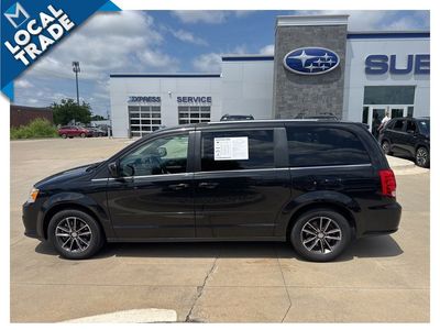 2017 Dodge Grand Caravan — photo 9 view