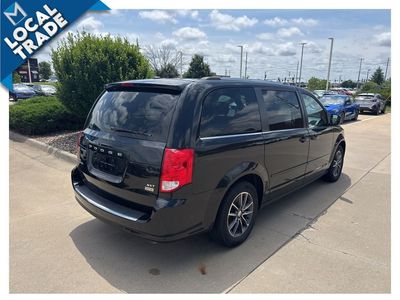 2017 Dodge Grand Caravan — detail view
