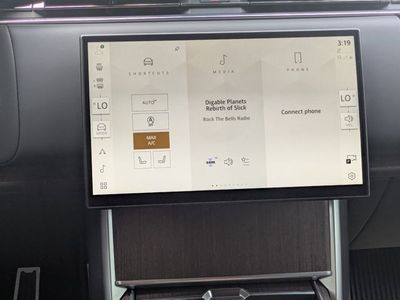 2025 Land Rover Range Rover — photo 18 view