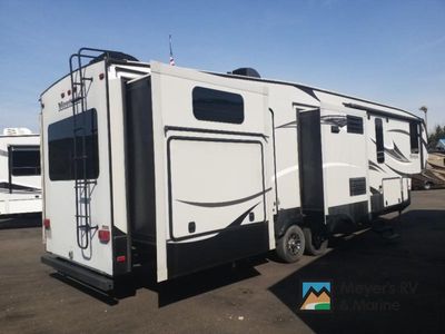 2015 Keystone RV Montana High Country - Photo 3