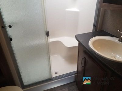 2015 Keystone RV Montana High Country - Photo 23