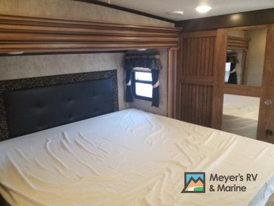 2015 Keystone RV Montana High Country - Photo 27