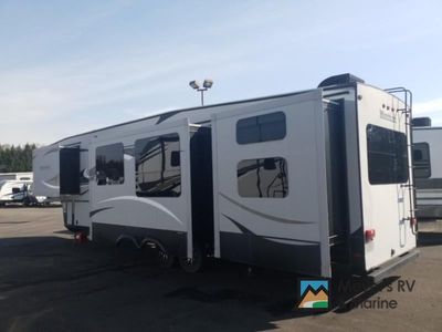 2015 Keystone RV Montana High Country - Photo 6