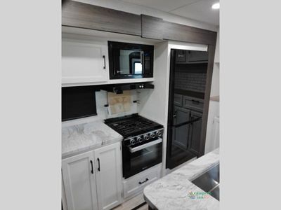 2026 Venture RV SportTrek - Photo 37