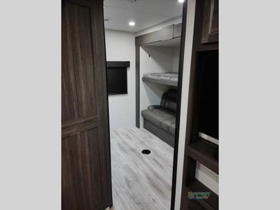 2026 Venture RV SportTrek - Photo 32