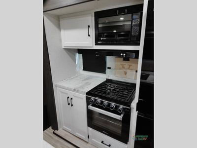 2026 Venture RV SportTrek - Photo 40
