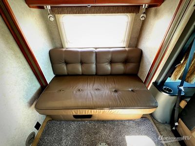 2010 Winnebago Via - Photo 10