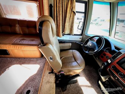 2010 Winnebago Via - Photo 6