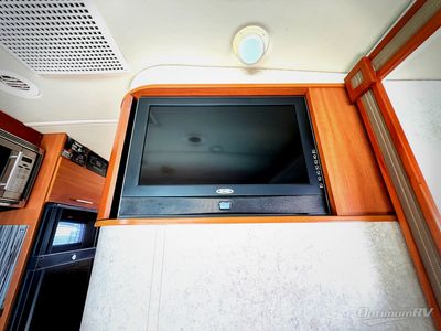 2010 Winnebago Via - Photo 12