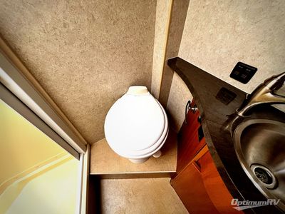 2010 Winnebago Via - Photo 22