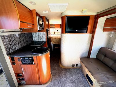2010 Winnebago Via - Photo 4