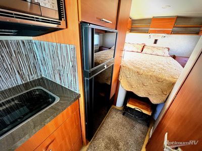 2010 Winnebago Via - Photo 14