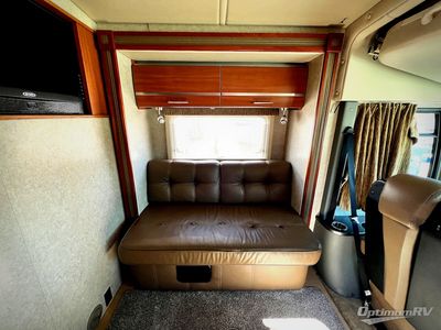 2010 Winnebago Via - Photo 9