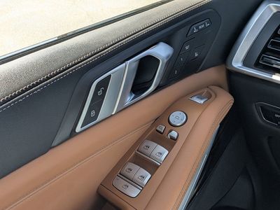 2023 BMW X7 — photo 23 view