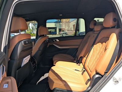 2023 BMW X7 — photo 16 view