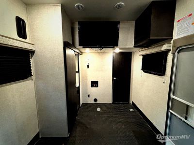 2024 Jayco Seismic — photo 21 view