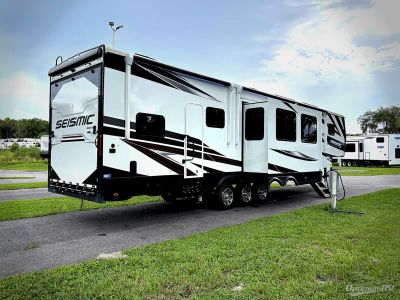 2024 Jayco Seismic — side profile view