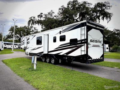 2024 Jayco Seismic — rear three-quarter view