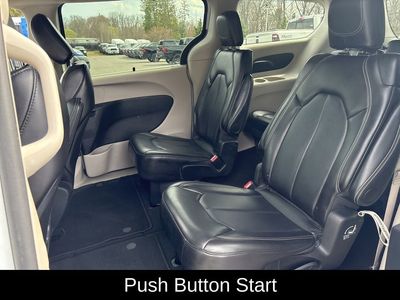 2024 Chrysler Pacifica Touring L - Photo 17