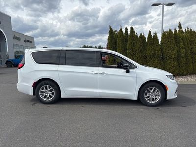 2024 Chrysler Pacifica Touring L - Photo 3