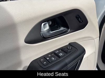 2024 Chrysler Pacifica Touring L - Photo 16