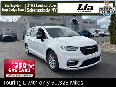 2024 Chrysler Pacifica Touring L - Photo 2