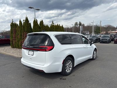 2024 Chrysler Pacifica Touring L - Photo 5