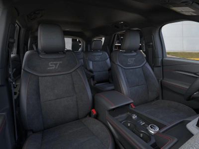2026 Ford Explorer — photo 10 view