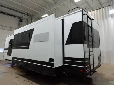 2026 Winnebago Thrive - Photo 4