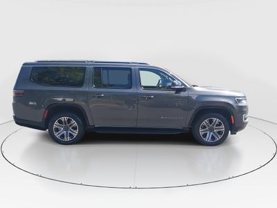 2024 Jeep Wagoneer L — photo 8 view