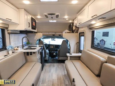 2026 Thor Motor Coach Four Winds — photo 25 view