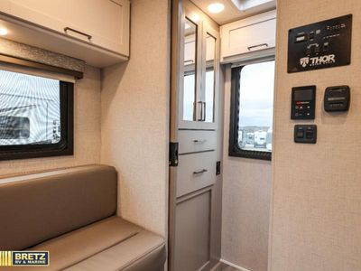 2026 Thor Motor Coach Four Winds — photo 23 view