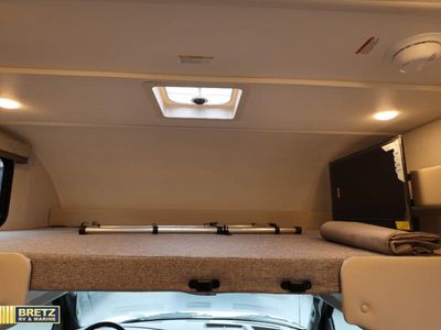 2026 Thor Motor Coach Four Winds — photo 18 view