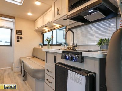 2026 Thor Motor Coach Four Winds — photo 15 view