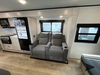 2026 Jayco Jay Feather — photo 8 view