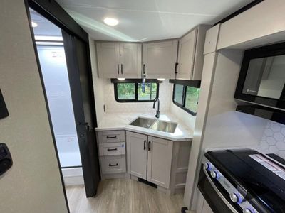 2026 Jayco Jay Feather — photo 36 view