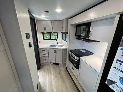 2026 Jayco Jay Feather — photo 28 view