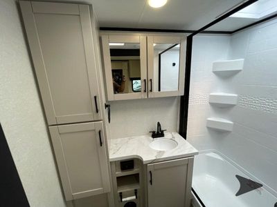 2026 Jayco Jay Feather — photo 42 view