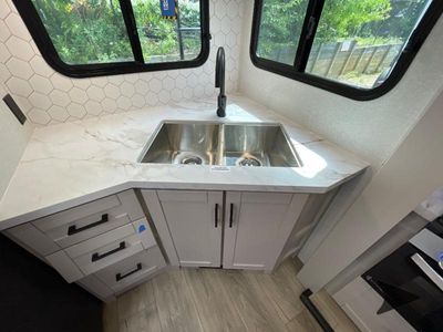 2026 Jayco Jay Feather — photo 37 view