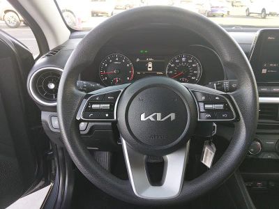 2024 Kia Forte — photo 12 view