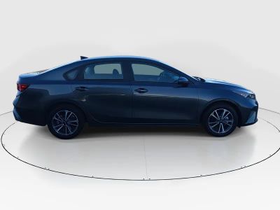 2024 Kia Forte — photo 8 view