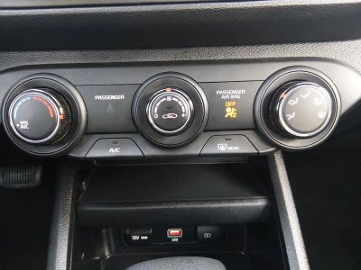 2024 Kia Forte — photo 17 view