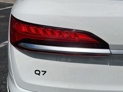 2025 Audi Q7 — photo 11 view