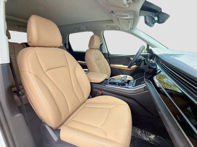 2025 Audi Q7 — photo 17 view