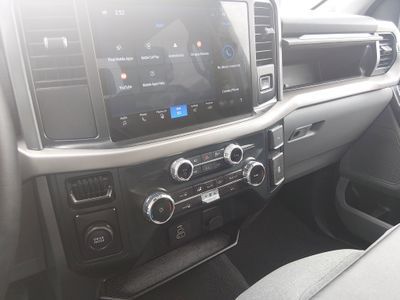 2025 Ford F-150 — photo 19 view